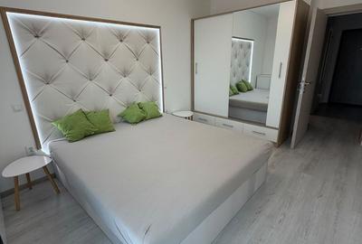 Apartament cu 2 camere semidecomandat, mobilat în Central