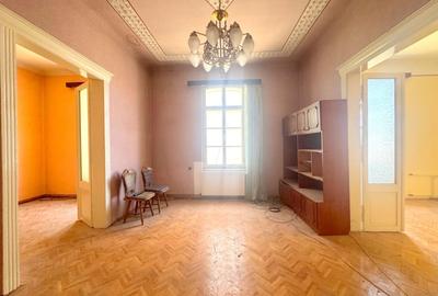Apartament 3 camere în clădire istorica — Piata Libertatii-comision 0 - 4