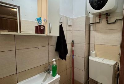 Se închiriază garsoniera , Bulevardul Poitiers 2 , are 20 mp, etajul 2/4 - 6