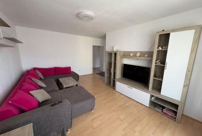 Apartament cu 4 camere decomandat, mobilat în Plopilor