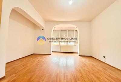 Apartament cu 3 camere decomandat în Precista