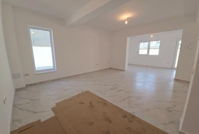 Vila superba pe malul lacului | 5 Camere - 2