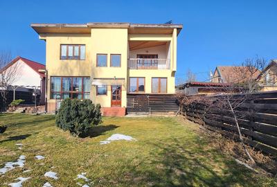 Casă individuală cu 8 camere în Central