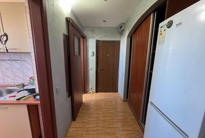Garsonieră decomandată, mobilată în Titan