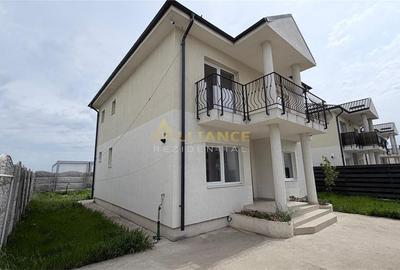 Casa individuala - 4 camere - 2 bai - 560mp teren - 3