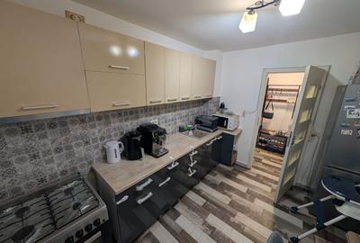 Apartament 3 camere, decomandat, confort 1, zona Soarelui - 1