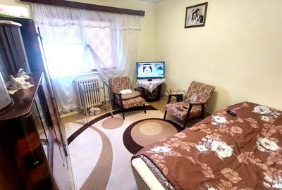 Apartament cu 2 camere decomandat, mobilat în Cetate