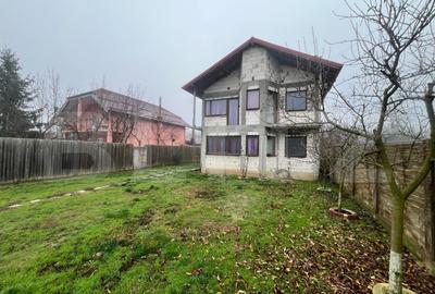 Casă individuală cu 6 camere în Exterior Sud