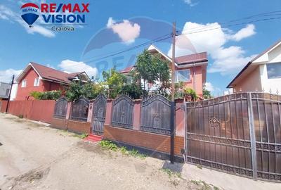 Casă / Vilă cu 4 camere de vânzare în zona Brestei - 2