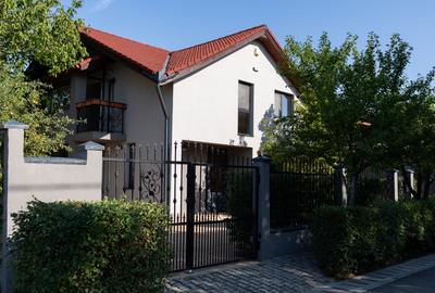 Casă individuală cu 5 camere în Dumbrăvița