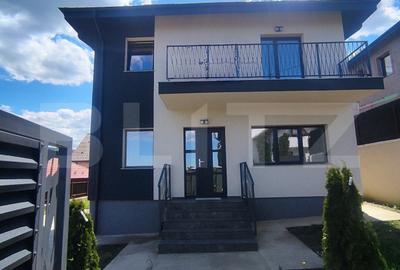 Casă individuală cu 5 camere în Bârnova
