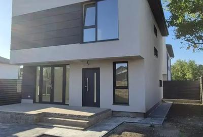 Casă cu 4 camere în Central