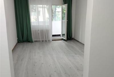 Apartament cu 3 camere decomandat în Tătărași