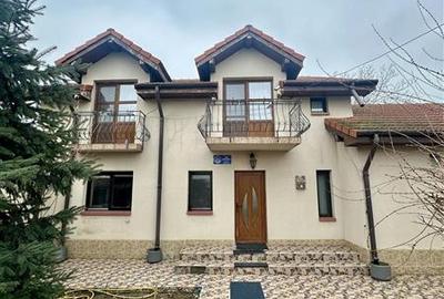 Casa Spatioasa cu Teren de 1000 mp | Poiana - 1