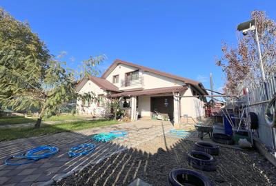 Casă individuală cu 4 camere în Vânători