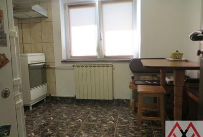 Apartament 2 camere P-ta Alba Iulia, decomandat - 72mp - 4