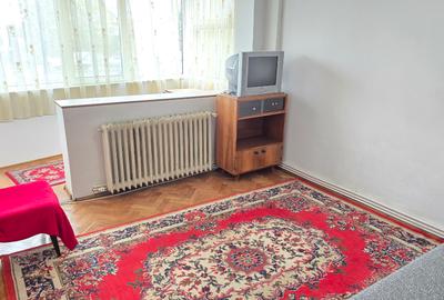 Vand apartament 2 camere in Deva, zona Pacii (Cartea Funciara), etaj 1, dec. - 7