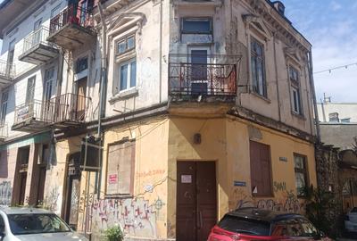 Propun spre vinzare vila in zona zero universitate 308 mp - 2