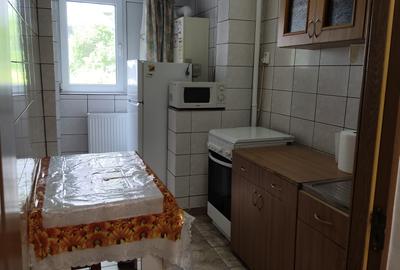Garsonieră decomandată în Micro 20
