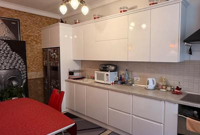 Apartament exclusivist în clădire istorică – 100 mp, 3 camere, Central - 4