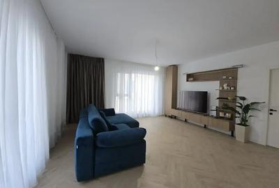 Apartament cu 3 camere semidecomandat în Aviației