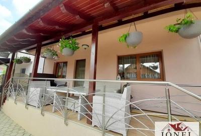 Casă individuală cu 5 camere în Est