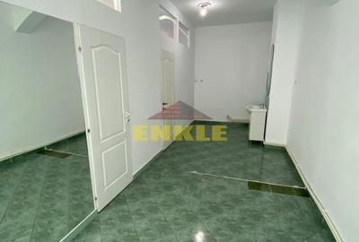 Spațiu comercial, de 70 mp, în Central