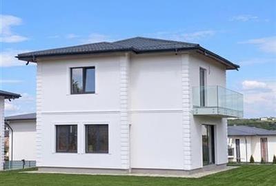 Casă cu 4 camere în Valea Lupului
