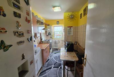 Apartament cu 4 camere decomandat în Hipodrom 3