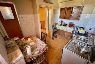 Apartament 4 camere Vasile Lascar comision 0 - 7