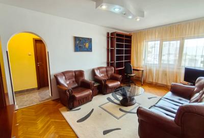 Apartament cu 3 camere semidecomandat în Complex Studențesc