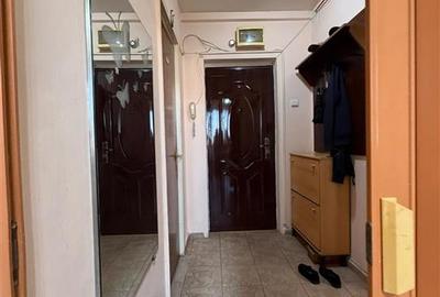 Apartament cu 2 camere semidecomandat în Apusului