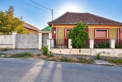 Casa cu 4 camere si teren de 877 mp in Cordau langa Baile Felix - 1