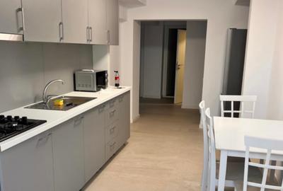 Apartament cu 3 camere decomandat în P-ța Alba Iulia