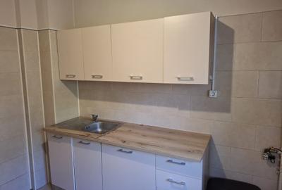 Apartament cu 2 camere semidecomandat, mobilat în Colentina