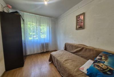3 Camere - Etaj 2 intermediar - Pacurari - Zona Lukoil / UniCredit - 200m de statiile CTP - 8