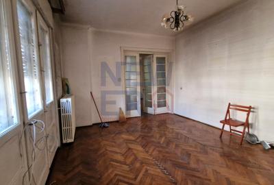 Vila cu curte de vanzare ULTRACENTRAL - 442.7 mp, 72 mp curte libera, 2 garaje - 6
