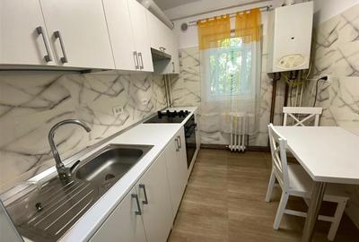 Apartament cu 2 camere decomandat în Podul de Fier