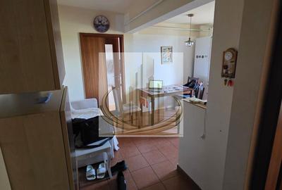 Apartament cu 3 camere semidecomandat, mobilat în Gheorghe Lazăr