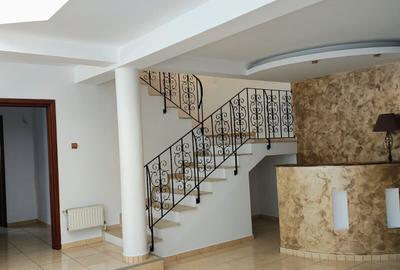 Vila Pipera garaj, curte, zona Scoala Britanica - 9