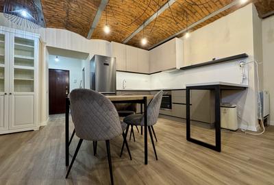 Apartament cu 2 camere semidecomandat, mobilat în Central