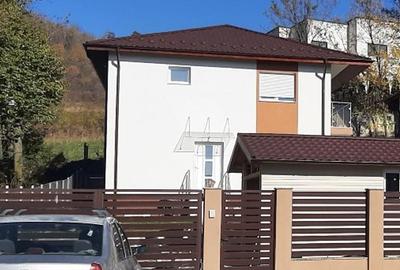 Vila + garaj termoizolat+ fotovoltaice. Ultima de vanz in ans  rezid cu 7 vil - 7