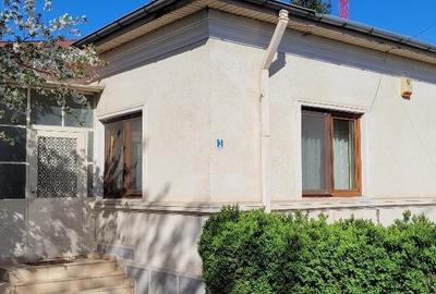 Casă individuală cu 4 camere în Central