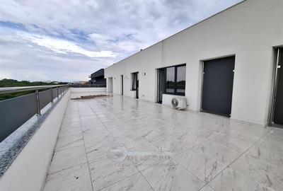 Penthouse cu 3 camere decomandat în Galata
