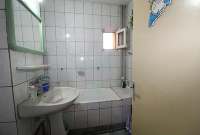 Apartament 3 camere,  strada Victoriei, zona 9 Mai - 5