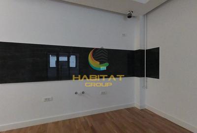 Apartament cu 3 camere semidecomandat în Berceni