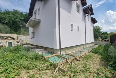 Casa individuala 151mp, 5 camere, curent trifazic teren 580mp in Chinteni - 1