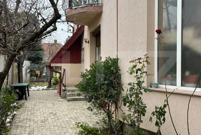 Casă individuală cu 6 camere în Titulescu