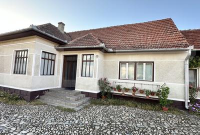 Casă individuală cu 4 camere în Beriu
