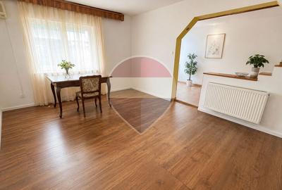 Casă / Vilă cu 4 camere de vânzare în zona Ultracentral - 2